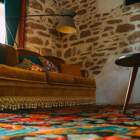 別荘 Le Grand Petit - Domaine De Charme - Jacuzzis Privatifs ゲブビレル