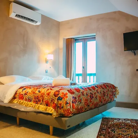 Le Grand Petit - Domaine De Charme - Jacuzzis Privatifs * ゲブビレル