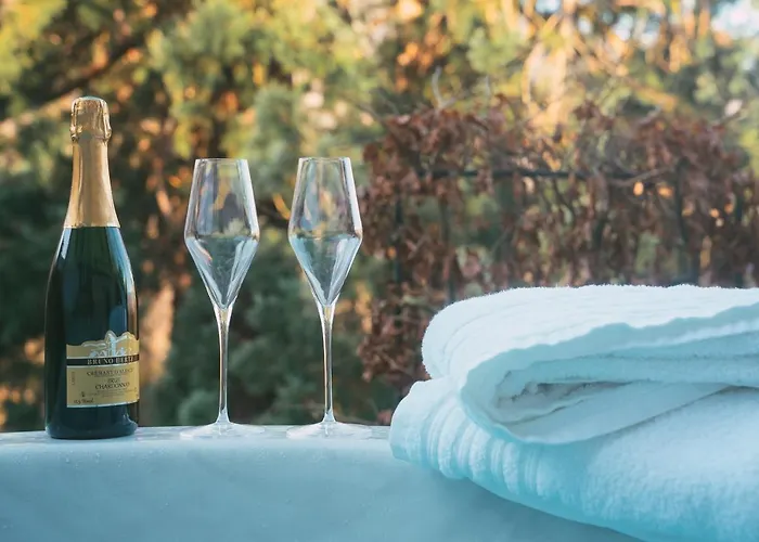 בית נופש Le Grand Petit - Domaine De Charme - Jacuzzis Privatifs