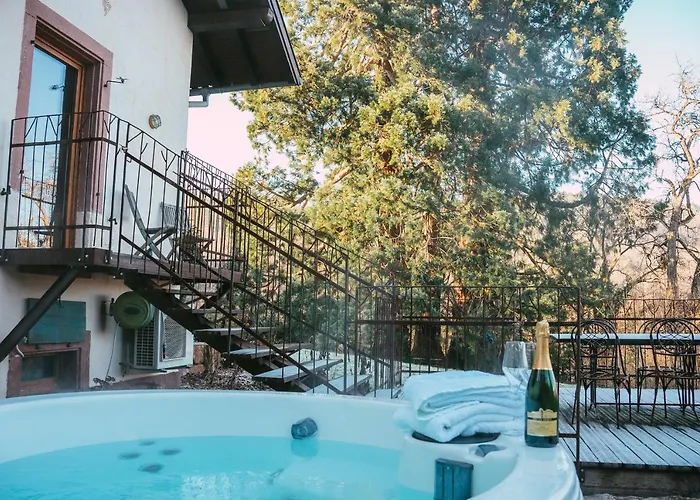 בית נופש Le Grand Petit - Domaine De Charme - Jacuzzis Privatifs גואבוילר